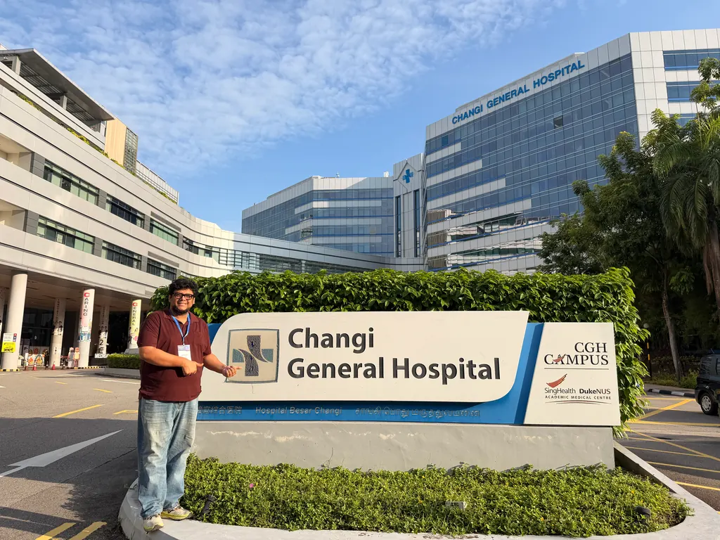 সিঙ্গাপুরের চাঙ্গি জেনারেল হাসপাতালে / At Changi General Hospital, Singapore